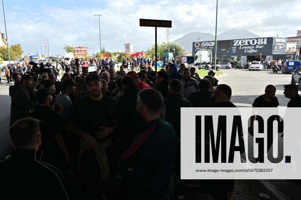 Trucks blockade Via Argine to protest fuel and living costs, Naples, October 22, 2026 Naples Italy - ZUMAa289 20261022_zia_a289_100