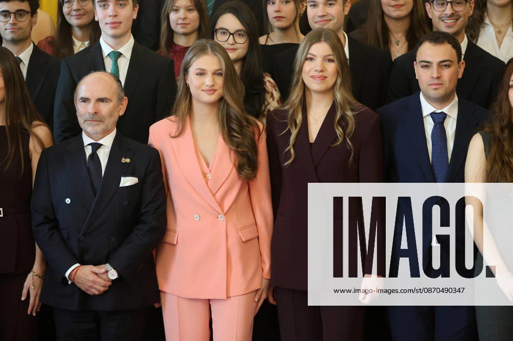Princess Leonor and Infanta Sofía hold an audience with the recipients of the University of Oviedo’s 2025 Bachelor’s Degree Awards Princess Leonor and Infanta Sofía hold an audience with the recipients of the University of Ov’s 2025 Bachelor’s Degree Awardsiedo at the Hotel Reconquista, on October 23, 2026, in Oviedo, Asturias, Spain AUDIENCE HOTEL RECONQUISTA PRINCESS LEONOR INFANTA SOFÍA PRINCESS OF ASTURIAS AWARDS OCTOBER 23, 2026 Raú Oviedo Oviedo Spain