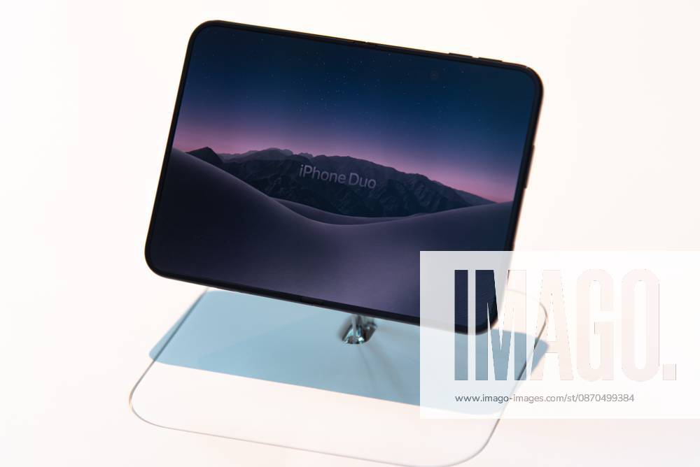 A new iPhone Duo model displayed at an Apple Store..The iPhone Duo, Apple s first foldable phone, was officially launched for purchase at the Apple Store in Bangkok on October 23, 2026. Bangkok Thailand - ZUMAs197 20261023_aaa_s197_004
