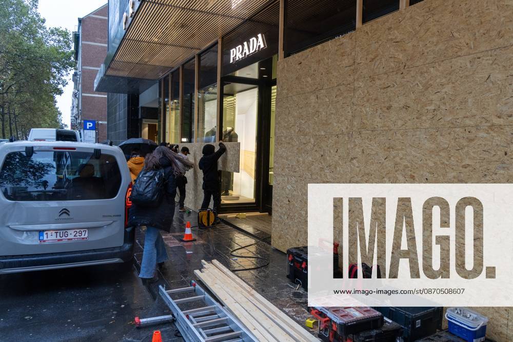 Storefronts boarded up with wooden panels, in Brussels, on Friday 23 October 2026. Stores are preparing for another protest scheduled for Saturday. NICOLASxMAETERLINCK 190744623