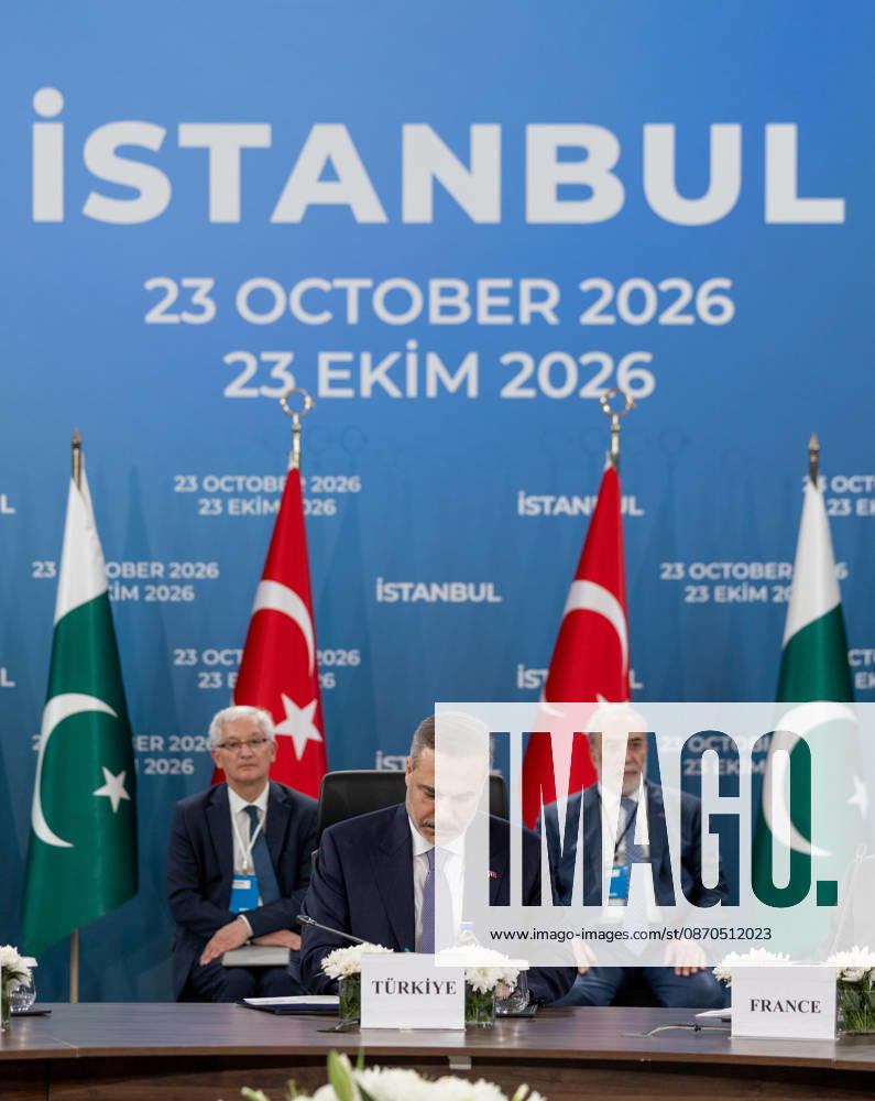 R4 and E3 Foreign Ministers Meeting in Istanbul ISTANBUL, TURKIYE - OCTOBER 23: Turkish Foreign Minister Hakan Fidan (C) hosts the R4 and E3 Foreign Ministers Meeting, in Istanbul, Turkiye on October 23, 2026. Mustafa Hatipoglu Anadolu Istanbul Turkey. Editorial use only. Please get in touch for any other usage.