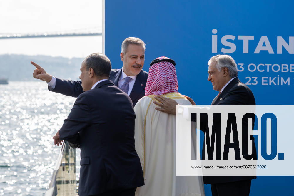 R4 Foreign Ministers Meeting in Istanbul ISTANBUL, TURKIYE - OCTOBER 23: Turkish Foreign Minister Hakan Fidan (2nd L) meets with Pakistani Foreign Minister Muhammad Ishaq Dar (R), Egyptian Foreign Minister Badr Abdelatty (L), and Saudi Arabian Foreign Minister Faisal bin Farhan Al Saud (2nd R) on the sidelines of R4 Foreign Ministers Meeting, bringing together Turkiye, Egypt, Pakistan and Saudi Arabia, hosted by Fidan in Istanbul, Turkiye, on October 23, 2026. Mustafa Hatipoglu Anadolu Istanbul Turkey. Editorial use only. Please get in touch for any other usage.