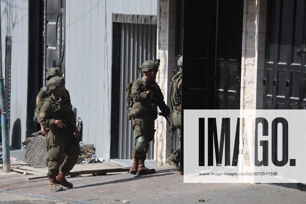 Hebron, Palestine, State of: HEBRON, PALESTINE, OCTOBER 23, 2026: Israeli forces raid homes belonging to the al-Jaaba family following a shooting attack at a military checkpoint at the entrance to Hebron in the occupied West Bank. The raids come as Israeli forces close entrances to the city and conduct searches following the attack earlier in the day. Hebron Palestine, State of - ZUMAq101 20261023_zna_q101_108