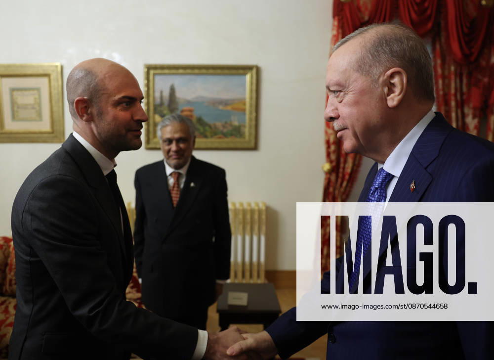 Turkish President Recep Tayyip Erdogan in Istanbul ISTANBUL, TURKIYE - OCTOBER 23: (---- - MANDATORY CREDIT - TURKISH PRESIDENCY MURAT KULA HANDOUT - NO MARKETING NO ADVERTISING CAMPAIGNS - DISTRIBUTED AS A SERVICE TO CLIENTS----) Turkish President Recep Tayyip Erdogan (R) receives foreign ministers visiting Turkiye for the R4+E3 Foreign Ministers Meetings, bringing together the R4 countries (Turkiye, Egypt, Pakistan and Saudi Arabia), the E3 countries (the United Kingdom, Germany and France), and Italy, in Istanbul, Turkiye, on October 23, 2026. Turkish Presidency Murat Kula Handout Anadolu Istanbul Turkey. Editorial use only. Please get in touch for any other usage.