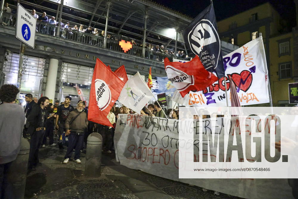 Protesters Clash with Police in Naples Students, trade union members and activists from Potere al Popolo take part in a demonstration against the rising cost of living in Piazza Municipio. Clashes between demonstrators and police break out during the protest. ABP18286