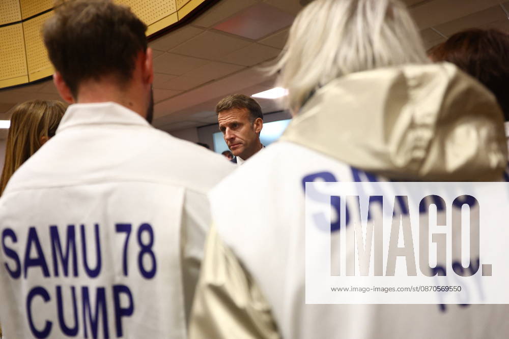 French President Macron in Trappes After Deadly Shooting - France French President Emmanuel Macron meets rescue forces at the town hall after a drive-by shooting during which a person was killed and at least four others were wounded including a 12-year-old girl, in Trappes, in the Yvelines department, near Paris, France, October 23, 2026. Photo by Hannah McKay Pool ABACAPRESS.COM Trappes France