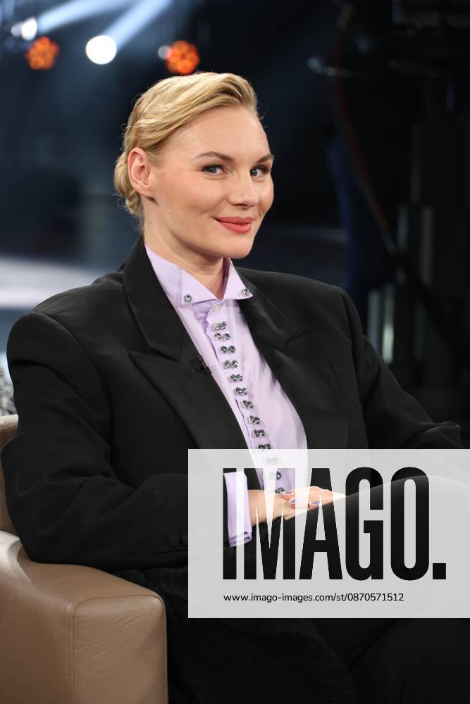 Rosalie Thomass, actress, guest on the NDR Talk Show; photo op on October 23, 2026, at the Hamburg Lokstedt television studio prior to the broadcast on NDR Television s Channel 3