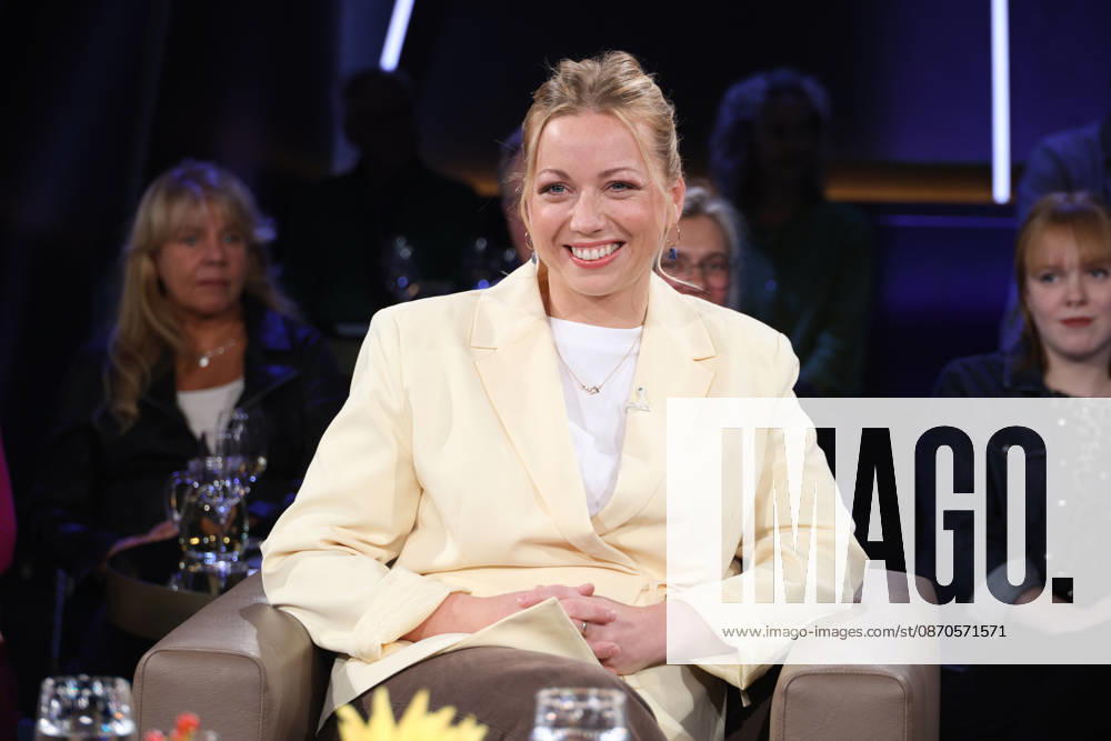 Zora Klipp, restaurateur and TV chef, guest on the NDR Talk Show; photo op on October 23, 2026, at the Hamburg Lokstedt TV studio prior to the broadcast on NDR Television’s Channel 3