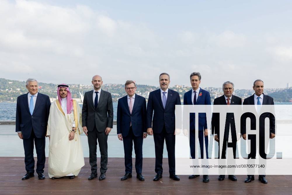 Foreign Ministers Attend R4-E4 Ministerial Meeting in Istanbul Foreign ministers from Egypt, Saudi Arabia, Turkey and Pakistan, alongside their counterparts from Italy, the United Kingdom, Germany and France, attend the first joint ministerial meeting of the R4 and E4 groups in Istanbul, Turkey, on October 23, 2026. The meeting focuses on supporting efforts to de-escalate tensions in the Middle East and strengthening diplomatic coordination to address regional crises. Photo by Egyptian Foreign Minister Office apaimages Cairo Cairo Egypt 231026_Turkey_EPO_00(3)