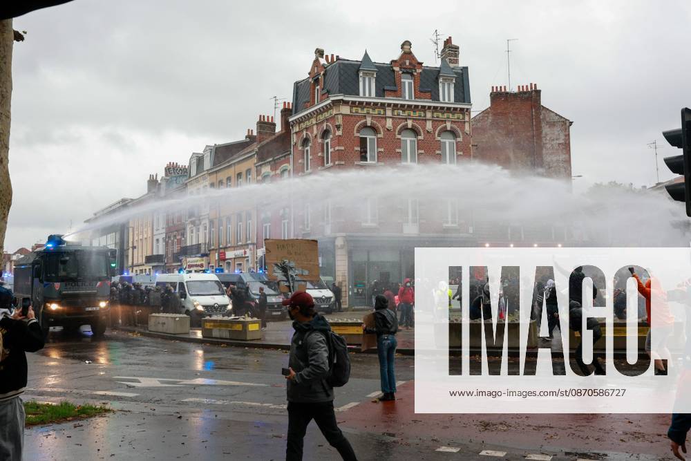 Protest, Act 2: PHOTOPQR, VOIX DU NORD, Thierry Thorel, October 24, 2026. Lille, October 24, 2026. Protest in the streets of the capital of Flanders, Act 2: Here, a clash between protesters and CRS officers. Photo by Thierry Thorel, La Voix du Nord, France, Oct. 24, 2026. Another day of protests this Saturday, and amid fears of renewed violence and looting, restrictions on freedom of movement and assembly have multiplied, drawing sharp criticism from civil liberties groups. Hauts-de-France, France