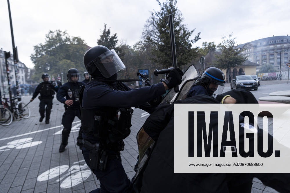 Demonstration and clashes between protesters and police in Strasbourg STRASBOURG, FRANCE - OCTOBER 24: Protesters clash with law enforcement officers during a demonstration in the city centre of Strasbourg, France on October 24, 2026. Police officers intervene to disperse groups of protesters as tear gas is deployed. Clashes, projectile throwing and property damage are reported in several streets. Barricades and burning vehicles reflect the tense situation surrounding the protest. Elyxandro Cegarra Anadolu Strasbourg France. Editorial use only. Please get in touch for any other usage.