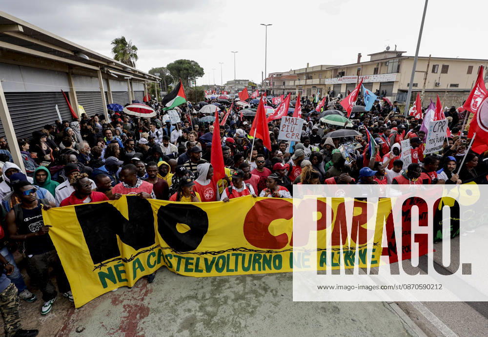 IPA90126160 - Castelvolturno: The church and local institutions led the peaceful march of 10,000 people according to police figures, though organizers claim there were nearly 20,000 participants to protest the opening of the CPRs (centers for repatriation), which are administrative detention facilities.