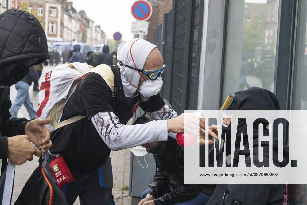 Clashes During The Yellow Vests Protest Act II - Lille Clashes during the demonstration in favor of purchasing power, the protection of public services, and fiscal and social justice, in Lille on October 24, 2026 as part of a nationwide call for mobilisation and protest bringing together former members of the Yellow Vest movement, labor unions, high school and university students. Photo by Sebastien Courdji ABACAPRESS.COM Lille nord France
