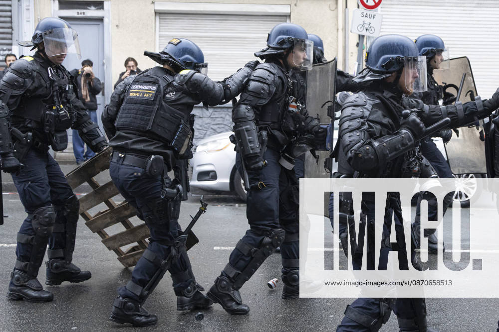 Clashes During The Yellow Vests Protest Act II - Lille Clashes during the demonstration in favor of purchasing power, the protection of public services, and fiscal and social justice, in Lille on October 24, 2026 as part of a nationwide call for mobilisation and protest bringing together former members of the Yellow Vest movement, labor unions, high school and university students. Photo by Sebastien Courdji ABACAPRESS.COM Lille nord France