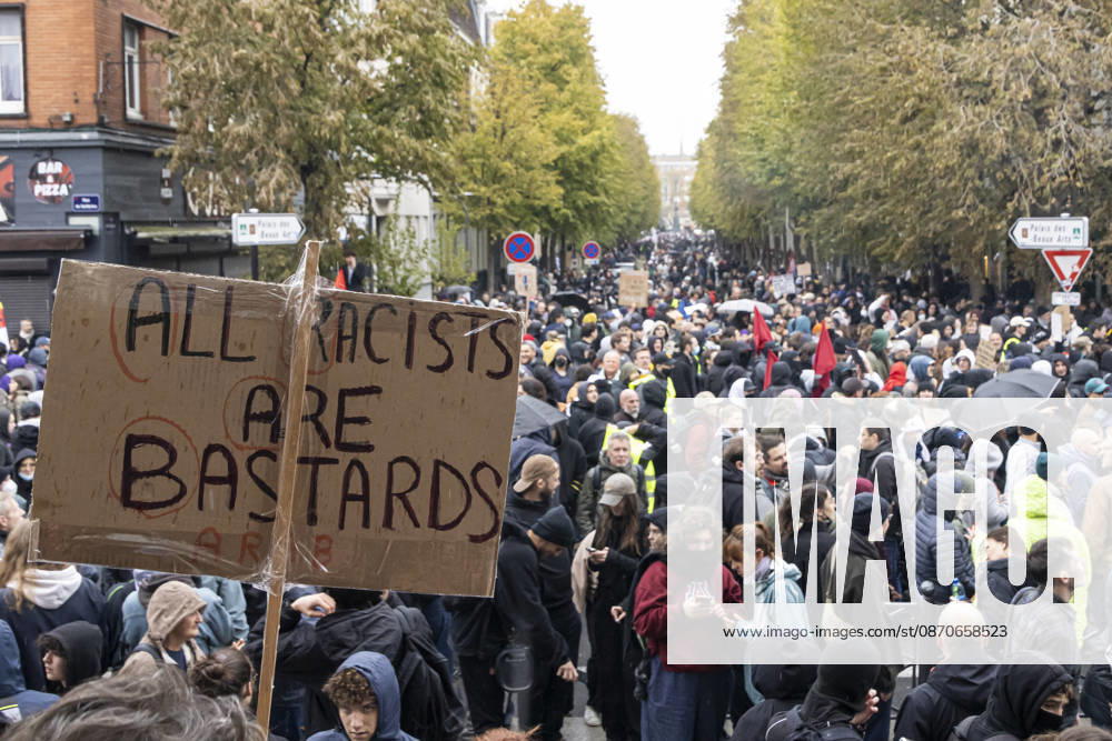 Yellow Vests Protest Act II - Lille Demonstration in favor of purchasing power, the protection of public services, and fiscal and social justice, in Lille on October 24, 2026 as part of a nationwide call for mobilisation and protest bringing together former members of the Yellow Vest movement, labor unions, high school and university students. Photo by Sebastien Courdji ABACAPRESS.COM Lille nord France