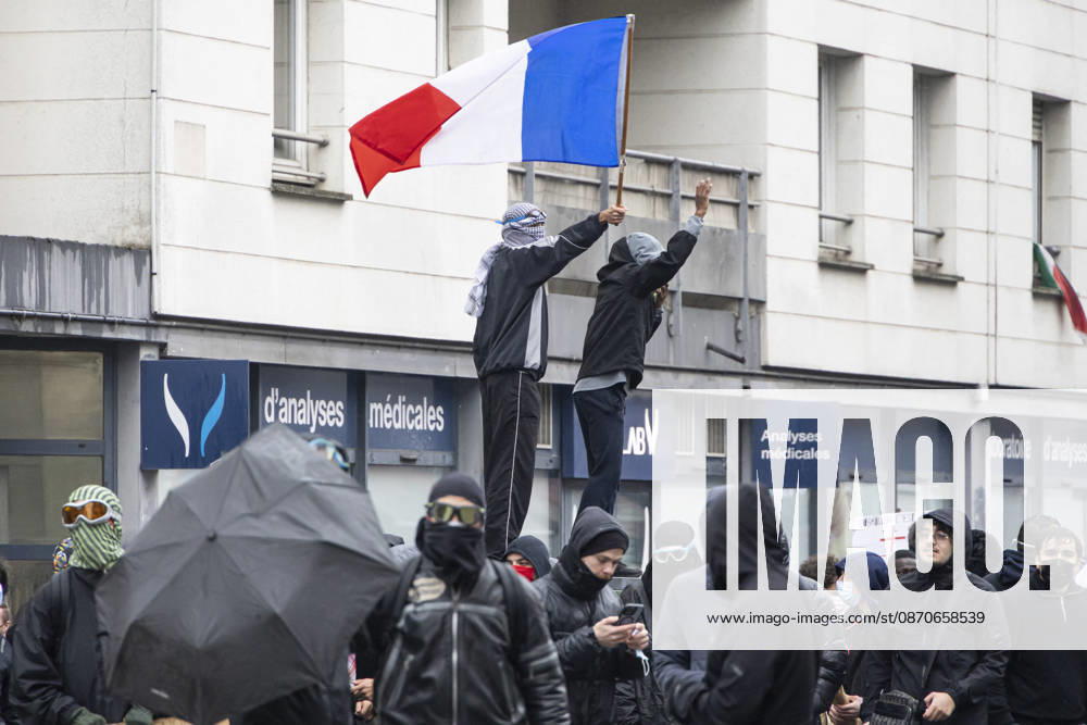 Clashes During The Yellow Vests Protest Act II - Lille Clashes during the demonstration in favor of purchasing power, the protection of public services, and fiscal and social justice, in Lille on October 24, 2026 as part of a nationwide call for mobilisation and protest bringing together former members of the Yellow Vest movement, labor unions, high school and university students. Photo by Sebastien Courdji ABACAPRESS.COM Lille nord France