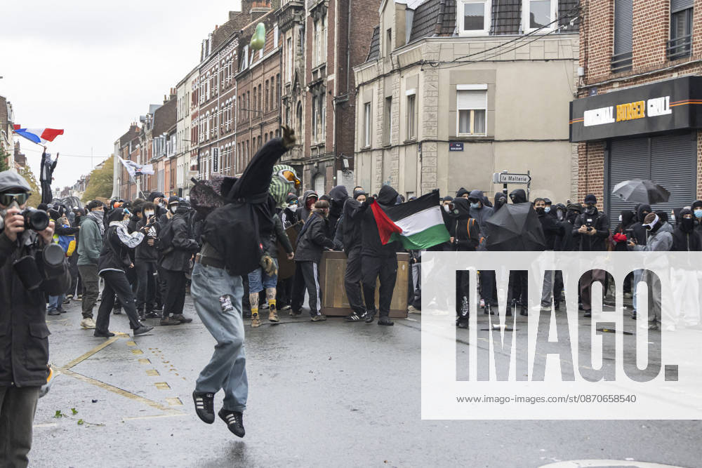 Clashes During The Yellow Vests Protest Act II - Lille Clashes during the demonstration in favor of purchasing power, the protection of public services, and fiscal and social justice, in Lille on October 24, 2026 as part of a nationwide call for mobilisation and protest bringing together former members of the Yellow Vest movement, labor unions, high school and university students. Photo by Sebastien Courdji ABACAPRESS.COM Lille nord France