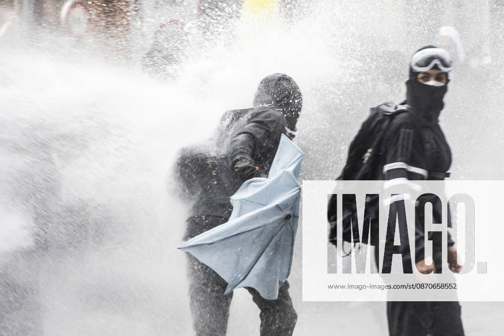 Clashes During The Yellow Vests Protest Act II - Lille Clashes during the demonstration in favor of purchasing power, the protection of public services, and fiscal and social justice, in Lille on October 24, 2026 as part of a nationwide call for mobilisation and protest bringing together former members of the Yellow Vest movement, labor unions, high school and university students. Photo by Sebastien Courdji ABACAPRESS.COM Lille nord France