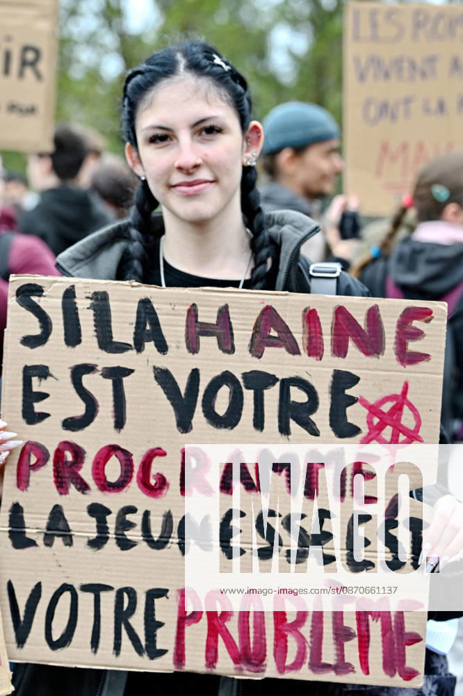 Yellow Vests Protest Act II - Paris Demonstration in favor of purchasing power, the protection of public services, and fiscal and social justice, as part of a nationwide call for mobilisation bringing together former members of the Yellow Vest movement, labor unions, high school and university students. in Paris on October 24, 2026. Photo by Karim Ait Adjedjou ABACAPRESS.COM Paris France