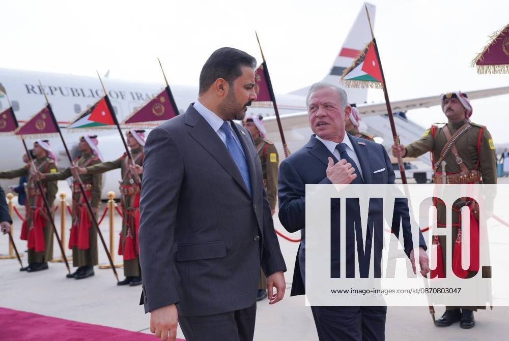 Iraqi Prime Minister Ali Falih al-Zaidi in Jordan AMMAN, JORDAN - OCTOBER 26 : (---- - MANDATORY CREDIT - IRAQI PRIME MINISTER S OFFICE PRESS HANDOUT - NO MARKETING NO ADVERTISING CAMPAIGNS - DISTRIBUTED AS A SERVICE TO CLIENTS----) Iraqi Prime Minister Ali Falih al-Zaidi is welcomed with an official ceremony by King Abdullah II at Marka Military Airport during his official visit to Amman, Jordan, on October 26. Iraqi Prime Minister s Office Press Handout Anadolu Amman Jordan. Editorial use only. Please get in touch for any other usage.