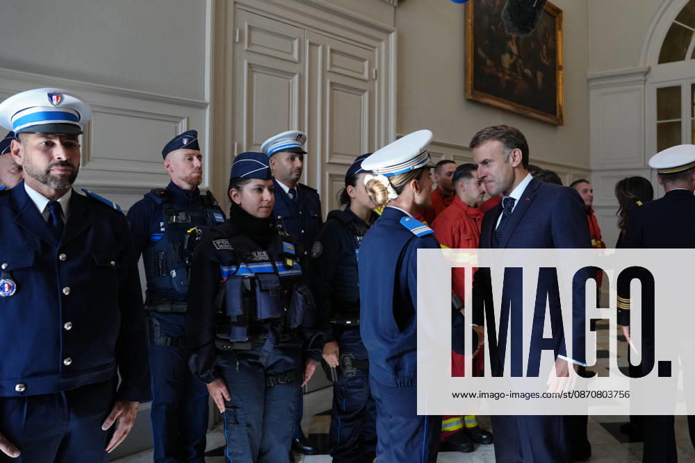 President Macron visits Marseille a Week After the Riots - France French President Emmanuel Macron meets with firefighters and police officers at the city hall in Marseille, France, Monday, October 26, 2026, during a visit to notice the return of republican order after the violence and looting that punctuated the citizen mobilization of October 17, 2026. Protests by high school students over learning conditions sparked a movement that has since spread nationwide, fuelled by broader anger over the rising cost of living. Photo by Aurelien Morissard Pool ABACAPRESS.COM Marseille France