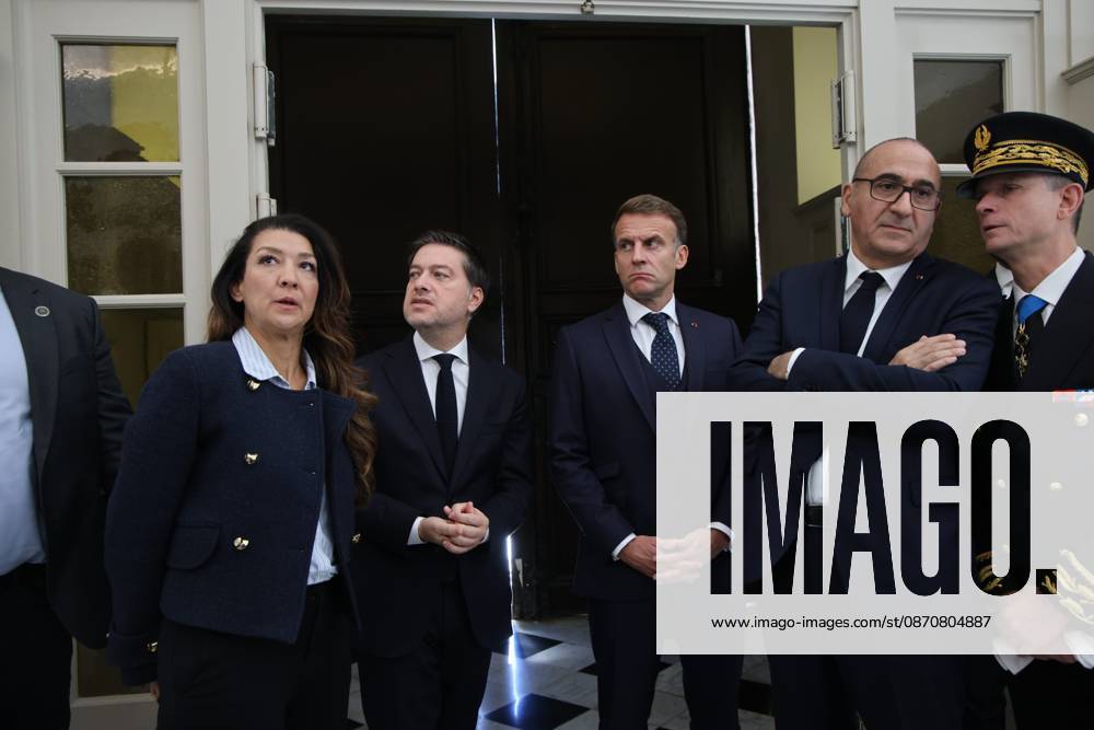 French President Emmanuel Macron Visits Marseille PHOTOPQR LA PROVENCE PHILIPPE LAURENSON MARSEILLE 10 26 2026 French President Emmanuel Macron visits Marseille following two Saturdays of demonstrations, including a chaotic October 17 in Marseille—here at City Hall, accompanied by Benoit Payan, mayor of Marseille. PHOTOS POOL French President Emmanuel Macron visits Marseille following two consecutive Saturdays of demonstrations, including chaotic scenes on October 17. MARSEILLE, MARSEILLE, France