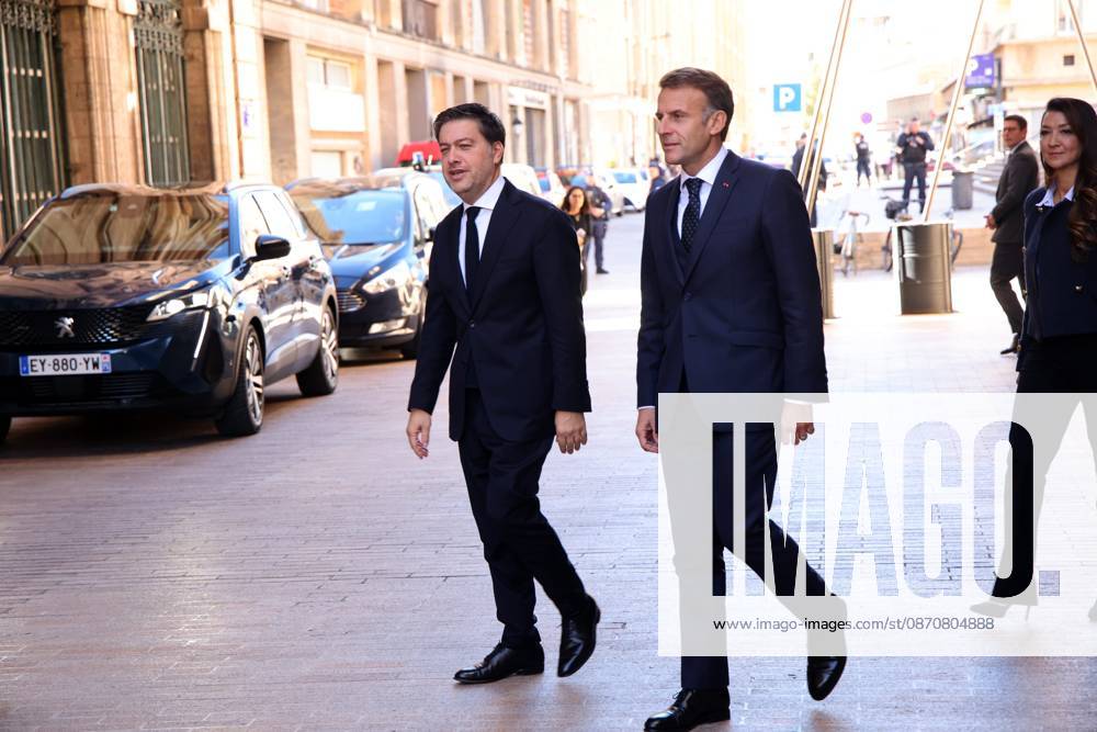 French President Emmanuel Macron Visits Marseille PHOTOPQR LA PROVENCE PHILIPPE LAURENSON MARSEILLE 10 26 2026 French President Emmanuel Macron visits Marseille following two Saturdays of demonstrations, including a chaotic October 17 in Marseille—here at City Hall, accompanied by Benoit Payan, mayor of Marseille. PHOTOS POOL French President Emmanuel Macron visits Marseille following two consecutive Saturdays of demonstrations, including chaotic scenes on October 17. MARSEILLE, MARSEILLE, France