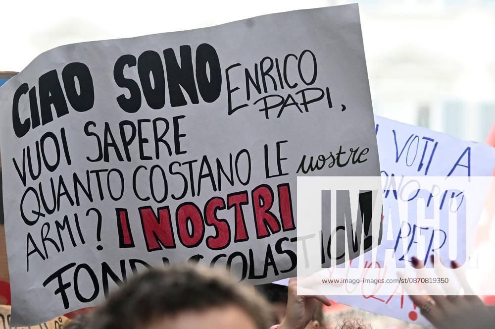 Students protest against the Minister of Education and his school policies, Florence, October 26, 2026 Florence Italy - ZUMAa289 20261026_zia_a289_171