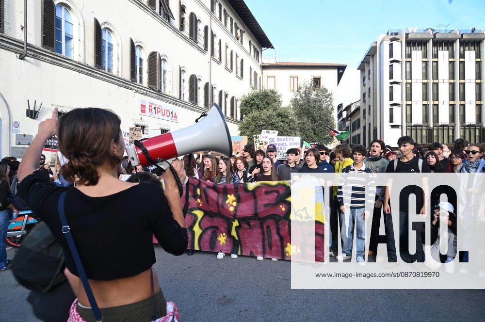 Students protest against the Minister of Education and his school policies, Florence, October 26, 2026 Florence Italy - ZUMAa289 20261026_zia_a289_195