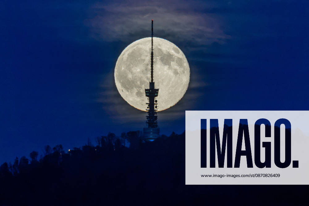 Full moon rises in Zagreb The full moon rises behind the Sljeme Tower on Mount Medvednica in Zagreb, Croatia, on October 26, 2026. IgorxKralj PIXSELL