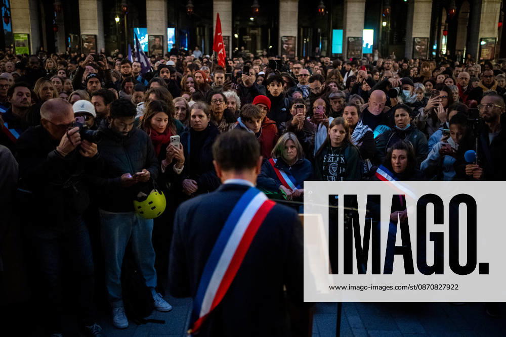 Rally in Lyon following the attacks in Trappes and La Verrière on October 26, 2026. Nicolas Liponne MAXPPP Lyon 10 26 2026. Lyon Mayor Grégory Doucet at the rally in honor of Pengo Bossio Wangi, who was killed in the terrorist and racist attack in Trappes and La Verrière on October 23, 2026, in front of Lyon City Hall, October 26, 2026 Lyon Mayor Grégory Doucet at the rally held in honor of Pengo Bossio Wangi, who was killed in the terrorist and racist attack in Trappes and La Verrière on October 23, 2026, in front of Lyon City Hall on October 26, 2026 Lyon Auvergne-Rhône-Alpes France