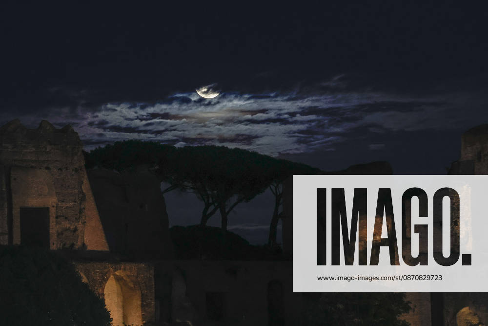 Full moon rising in Rome ROME, ITALY, OCTOBER 26: The full moon rises behind the Palatine hill in Rome, Italy, on October 26, 2026. Riccardo De Luca Anadolu Rome Italy. Editorial use only. Please get in touch for any other usage.