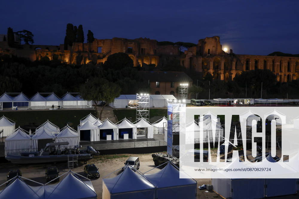 Full moon rising in Rome ROME, ITALY, OCTOBER 26: The full moon rises behind the Palatine hill overlooking the Circus Maximus, where preparations for the upcoming Italian Armed Forces Day are in progress in Rome, Italy, on October 26, 2026. Riccardo De Luca Anadolu Rome Italy. Editorial use only. Please get in touch for any other usage.