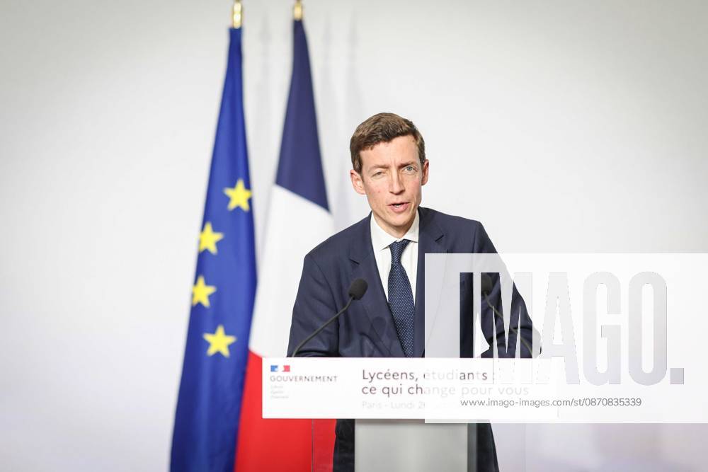 Paris, France le 26 octobre 2026 - Edouard Geffray, ministre de l Education nationale, et Philippe Baptiste, ministre de l Enseignement superieur, de la Recherche et de l Espace, presentent lors d une conference de presse les conclusions de la consultation nationale lyceenne et de la concertation relative Ã l orientation et a Parcoursup. Ils detaillent egalement les reponses aux attentes exprimees par les lyceens et les etudiants afin d ameliorer leurs conditions d apprentissage et d etude - Edouard Geffray, Minister of National Education, and Philippe Baptiste, Minister of Higher Education, Research and Space, present at a press conference the conclusions of the national high school consultation and the consultation on orientation and Par