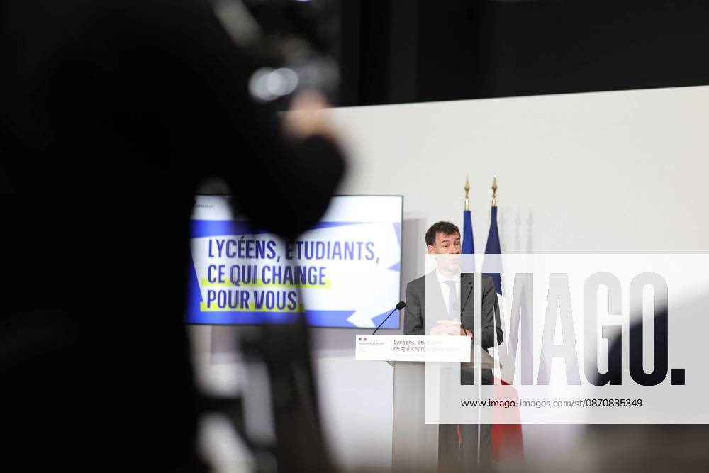 Paris, France le 26 octobre 2026 - Edouard Geffray, ministre de l Education nationale, et Philippe Baptiste, ministre de l Enseignement superieur, de la Recherche et de l Espace, presentent lors d une conference de presse les conclusions de la consultation nationale lyceenne et de la concertation relative Ã l orientation et a Parcoursup. Ils detaillent egalement les reponses aux attentes exprimees par les lyceens et les etudiants afin d ameliorer leurs conditions d apprentissage et d etude - Edouard Geffray, Minister of National Education, and Philippe Baptiste, Minister of Higher Education, Research and Space, present at a press conference the conclusions of the national high school consultation and the consultation on orientation and Par