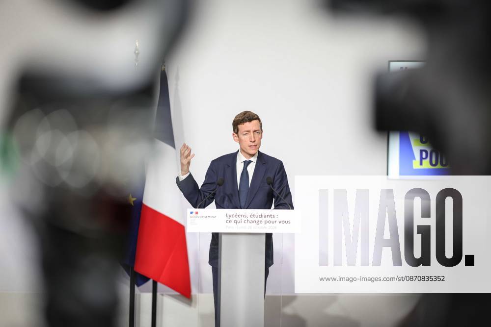 Paris, France le 26 octobre 2026 - Edouard Geffray, ministre de l Education nationale, et Philippe Baptiste, ministre de l Enseignement superieur, de la Recherche et de l Espace, presentent lors d une conference de presse les conclusions de la consultation nationale lyceenne et de la concertation relative Ã l orientation et a Parcoursup. Ils detaillent egalement les reponses aux attentes exprimees par les lyceens et les etudiants afin d ameliorer leurs conditions d apprentissage et d etude - Edouard Geffray, Minister of National Education, and Philippe Baptiste, Minister of Higher Education, Research and Space, present at a press conference the conclusions of the national high school consultation and the consultation on orientation and Par