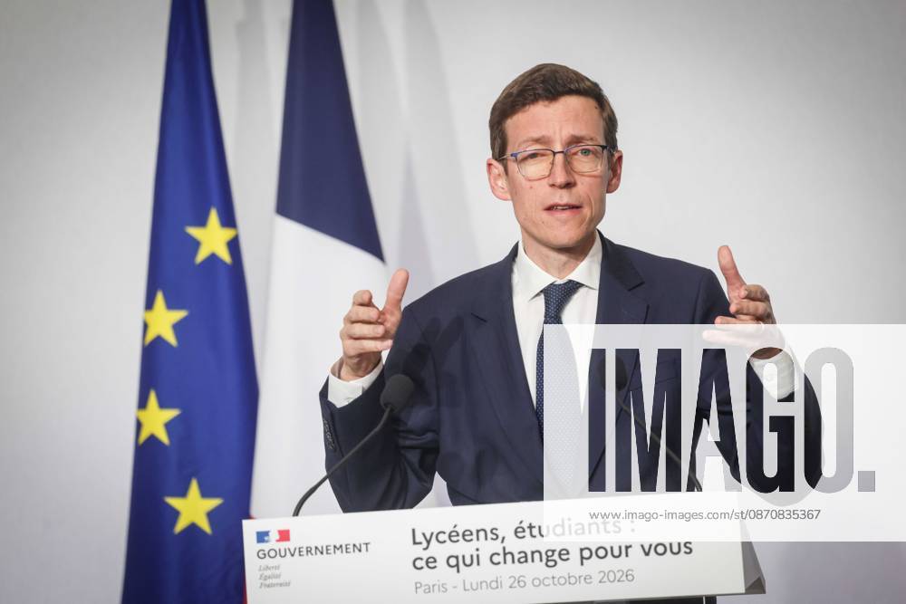 Paris, France le 26 octobre 2026 - Edouard Geffray, ministre de l Education nationale, et Philippe Baptiste, ministre de l Enseignement superieur, de la Recherche et de l Espace, presentent lors d une conference de presse les conclusions de la consultation nationale lyceenne et de la concertation relative Ã l orientation et a Parcoursup. Ils detaillent egalement les reponses aux attentes exprimees par les lyceens et les etudiants afin d ameliorer leurs conditions d apprentissage et d etude - Edouard Geffray, Minister of National Education, and Philippe Baptiste, Minister of Higher Education, Research and Space, present at a press conference the conclusions of the national high school consultation and the consultation on orientation and Par