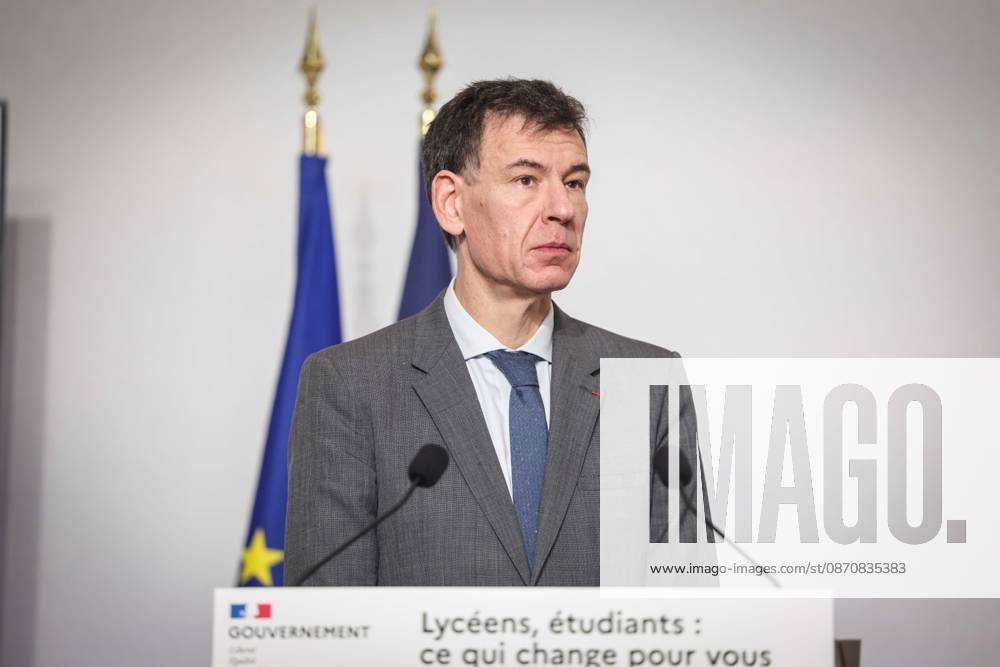 Paris, France le 26 octobre 2026 - Edouard Geffray, ministre de l Education nationale, et Philippe Baptiste, ministre de l Enseignement superieur, de la Recherche et de l Espace, presentent lors d une conference de presse les conclusions de la consultation nationale lyceenne et de la concertation relative Ã l orientation et a Parcoursup. Ils detaillent egalement les reponses aux attentes exprimees par les lyceens et les etudiants afin d ameliorer leurs conditions d apprentissage et d etude - Edouard Geffray, Minister of National Education, and Philippe Baptiste, Minister of Higher Education, Research and Space, present at a press conference the conclusions of the national high school consultation and the consultation on orientation and Par