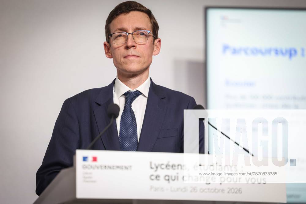 Paris, France le 26 octobre 2026 - Edouard Geffray, ministre de l Education nationale, et Philippe Baptiste, ministre de l Enseignement superieur, de la Recherche et de l Espace, presentent lors d une conference de presse les conclusions de la consultation nationale lyceenne et de la concertation relative Ã l orientation et a Parcoursup. Ils detaillent egalement les reponses aux attentes exprimees par les lyceens et les etudiants afin d ameliorer leurs conditions d apprentissage et d etude - Edouard Geffray, Minister of National Education, and Philippe Baptiste, Minister of Higher Education, Research and Space, present at a press conference the conclusions of the national high school consultation and the consultation on orientation and Par