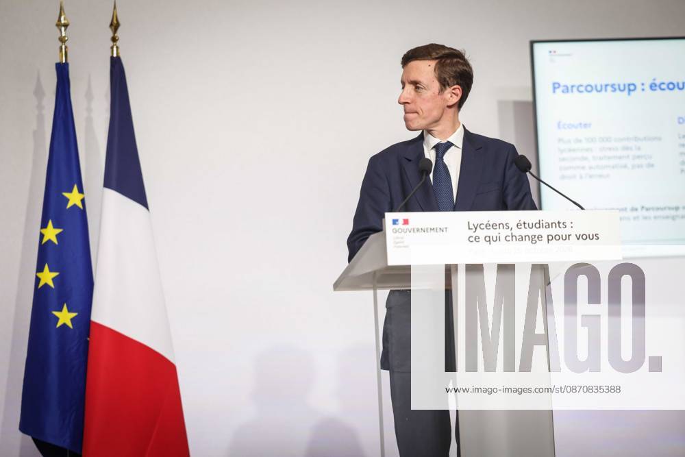 Paris, France le 26 octobre 2026 - Edouard Geffray, ministre de l Education nationale, et Philippe Baptiste, ministre de l Enseignement superieur, de la Recherche et de l Espace, presentent lors d une conference de presse les conclusions de la consultation nationale lyceenne et de la concertation relative Ã l orientation et a Parcoursup. Ils detaillent egalement les reponses aux attentes exprimees par les lyceens et les etudiants afin d ameliorer leurs conditions d apprentissage et d etude - Edouard Geffray, Minister of National Education, and Philippe Baptiste, Minister of Higher Education, Research and Space, present at a press conference the conclusions of the national high school consultation and the consultation on orientation and Par