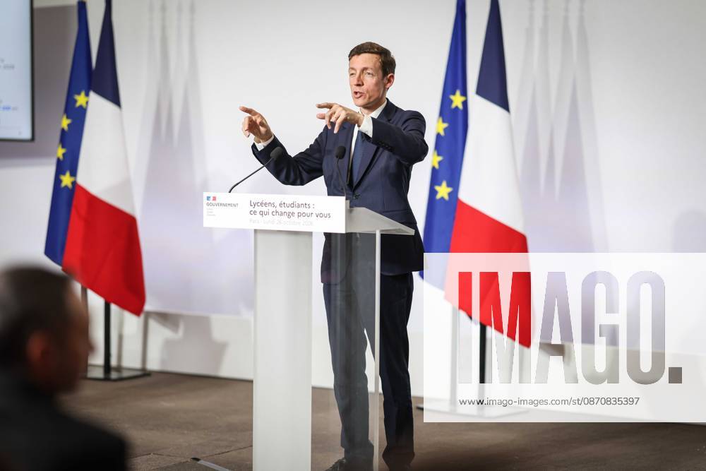 Paris, France le 26 octobre 2026 - Edouard Geffray, ministre de l Education nationale, et Philippe Baptiste, ministre de l Enseignement superieur, de la Recherche et de l Espace, presentent lors d une conference de presse les conclusions de la consultation nationale lyceenne et de la concertation relative Ã l orientation et a Parcoursup. Ils detaillent egalement les reponses aux attentes exprimees par les lyceens et les etudiants afin d ameliorer leurs conditions d apprentissage et d etude - Edouard Geffray, Minister of National Education, and Philippe Baptiste, Minister of Higher Education, Research and Space, present at a press conference the conclusions of the national high school consultation and the consultation on orientation and Par
