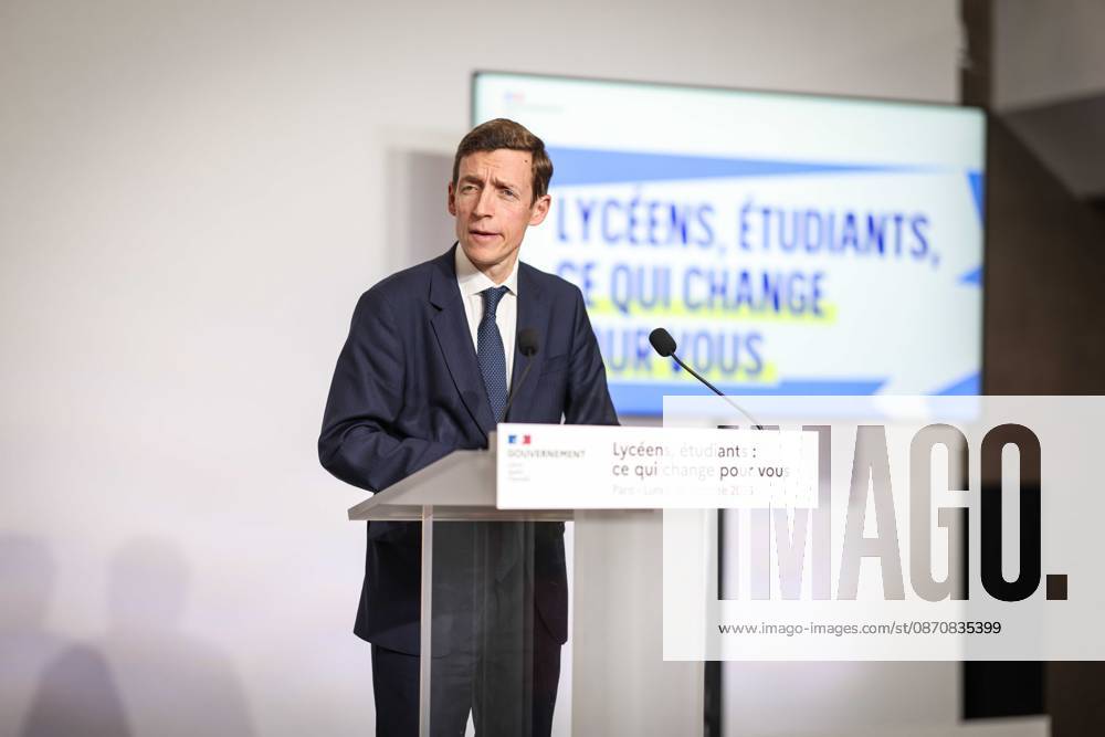 Paris, France le 26 octobre 2026 - Edouard Geffray, ministre de l Education nationale, et Philippe Baptiste, ministre de l Enseignement superieur, de la Recherche et de l Espace, presentent lors d une conference de presse les conclusions de la consultation nationale lyceenne et de la concertation relative Ã l orientation et a Parcoursup. Ils detaillent egalement les reponses aux attentes exprimees par les lyceens et les etudiants afin d ameliorer leurs conditions d apprentissage et d etude - Edouard Geffray, Minister of National Education, and Philippe Baptiste, Minister of Higher Education, Research and Space, present at a press conference the conclusions of the national high school consultation and the consultation on orientation and Par