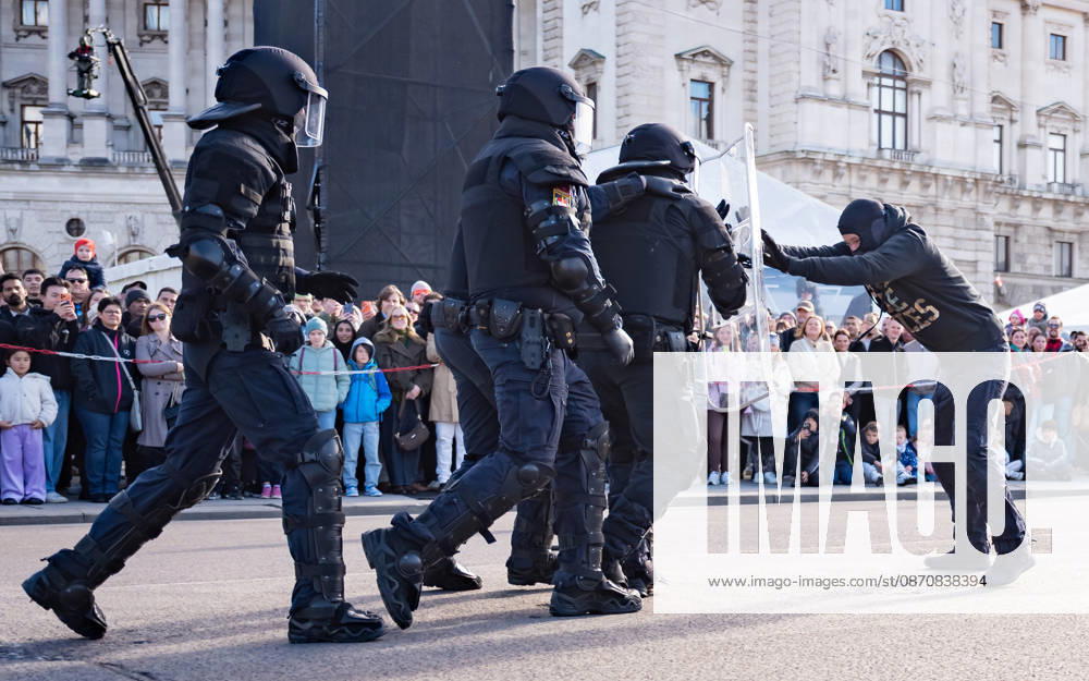 Official celebrations for Austria’s National Day 2026 Oath-taking ceremony during the official celebrations for National Day 2026 at Heldenplatz in Vienna, Austria The Prison Guard Special Operations Unit (JEG) during a demonstration in Vienna at Heldenplatz, Vienna, Austria