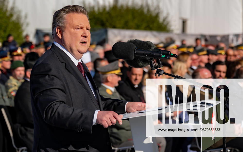 Official celebrations for Austria’s National Day 2026 Oath-taking ceremony during the official celebrations for National Day 2026 at Heldenplatz in Vienna, Austria. The photo shows Michael Ludwig, SPÖ Mayor of Vienna and Governor of Vienna, at Heldenplatz in Vienna, Austria.