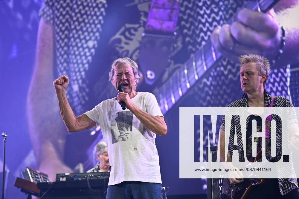 STOCKHOLM, SWEDEN 20261026 The British hard rock band Deep Purple, featuring singer Ian Gillan and guitarist Simon McBride, performs at Avicii Arena in STOCKHOLM, SWEDEN