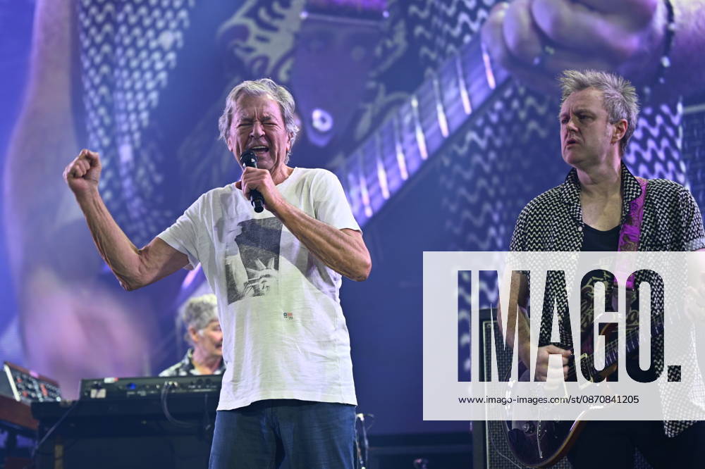 STOCKHOLM, SWEDEN 20261026 The British hard rock band Deep Purple, featuring singer Ian Gillan and guitarist Simon McBride, performs at Avicii Arena in STOCKHOLM, SWEDEN