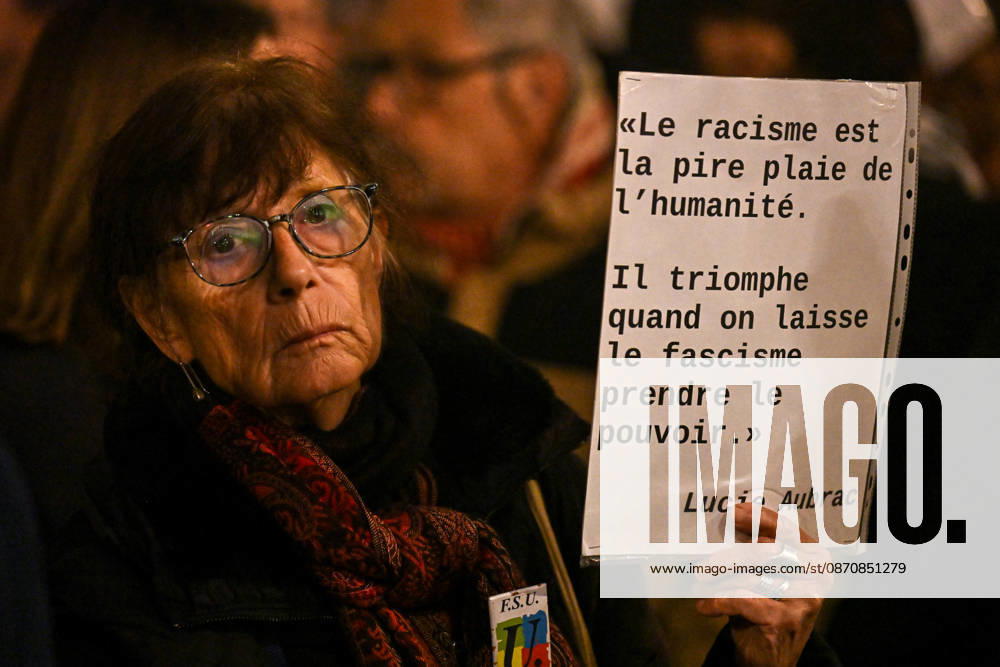 Hundreds of people had gathered to pay tribute to the victim of the racist attack in Trappes on October 23, 2026, in Paris, at Place Stalingrad, on October 26, 2026. - 26 10 2026 - France Ile-de-France (region) Paris - JulienxMattiax Pictorium LePictorium_0344993