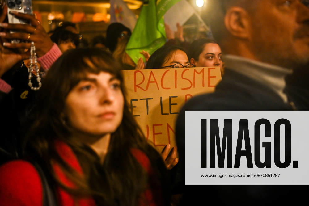 Hundreds of people had gathered to pay tribute to the victim of the racist attack in Trappes on October 23, 2026, in Paris, at Place Stalingrad, on October 26, 2026. - 26 10 2026 - France Ile-de-France (region) Paris - JulienxMattiax Pictorium LePictorium_0344999