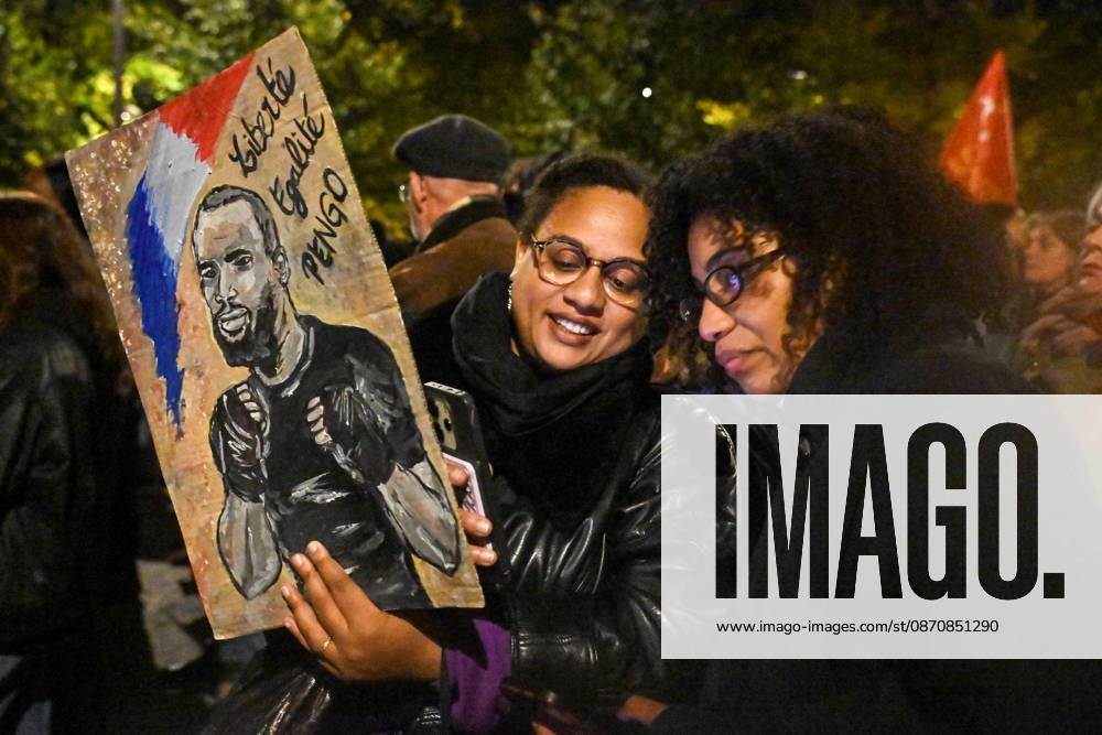 Hundreds of people had gathered to pay tribute to the victim of the racist attack in Trappes on October 23, 2026, in Paris, at Place Stalingrad, on October 26, 2026. - 26 10 2026 - France Ile-de-France (region) Paris - JulienxMattiax Pictorium LePictorium_0345002