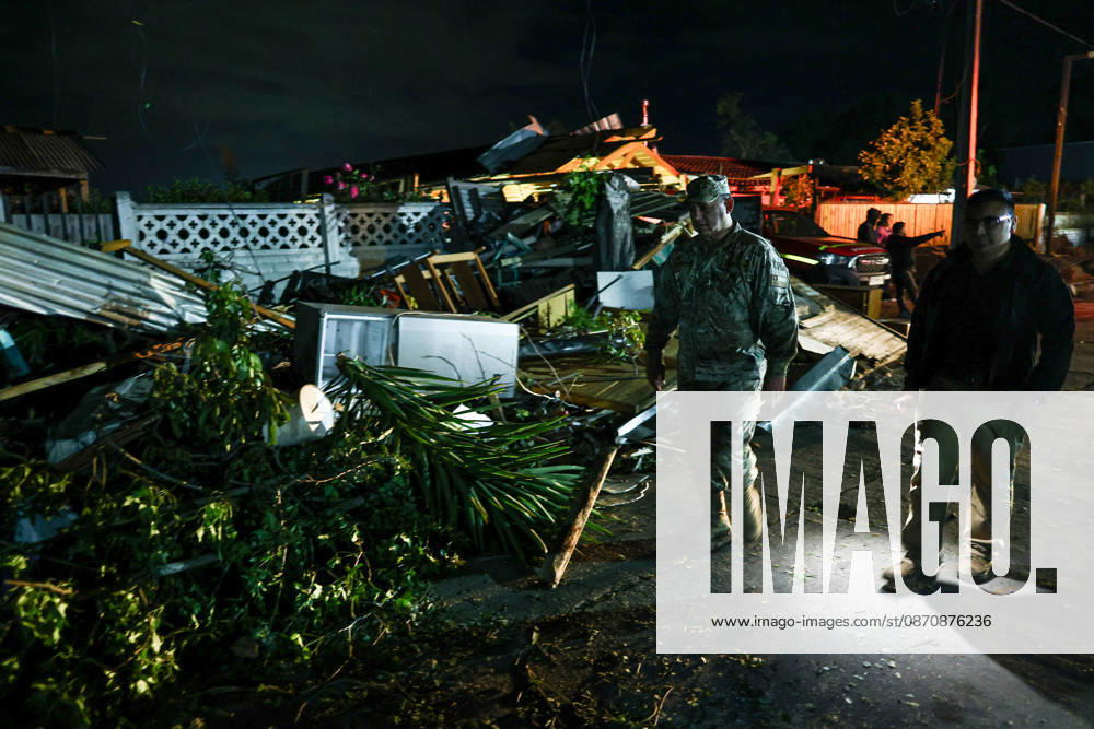 Tornado damages dozens of homes in central Chile REQUINOA, CHILE - OCTOBER 26: Soldiers help with cleanup efforts in the affected area as buildings and infrastructure sustain damage after a tornado strikes the commune of Requinoa in Chile s O Higgins region on October 26, 2026. The weather event is preliminarily classified as an EF2 tornado, associated with wind speeds of 179 to 218 kilometers per hour. Approximately 70 properties are affected, one person sustains minor injuries, and around 3,000 customers are left without electricity. Lucas Aguayo Araos Anadolu Requinoa Chile. Editorial use only. Please get in touch for any other usage.